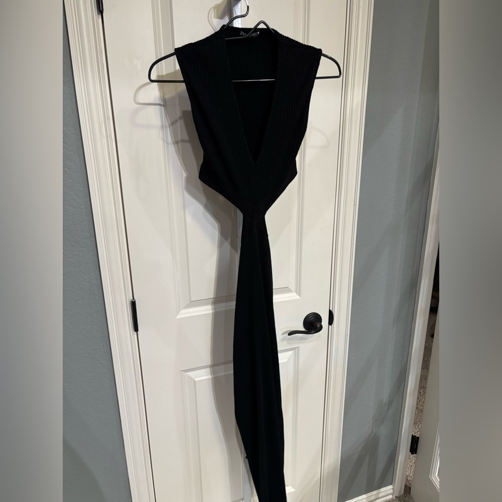 Zara Black Cut Out Dress with V-Neck Size Medium